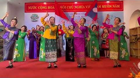 Tình Việt Lào; Câu lạc bộ nghệ thuật R6 Royal City biểu diễn 