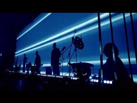 ミュージシャン HER H.E.R. - Wikipedia