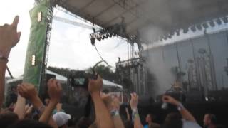 Crystal Castles - Baptism ( Live at Lollapalooza 2011 )