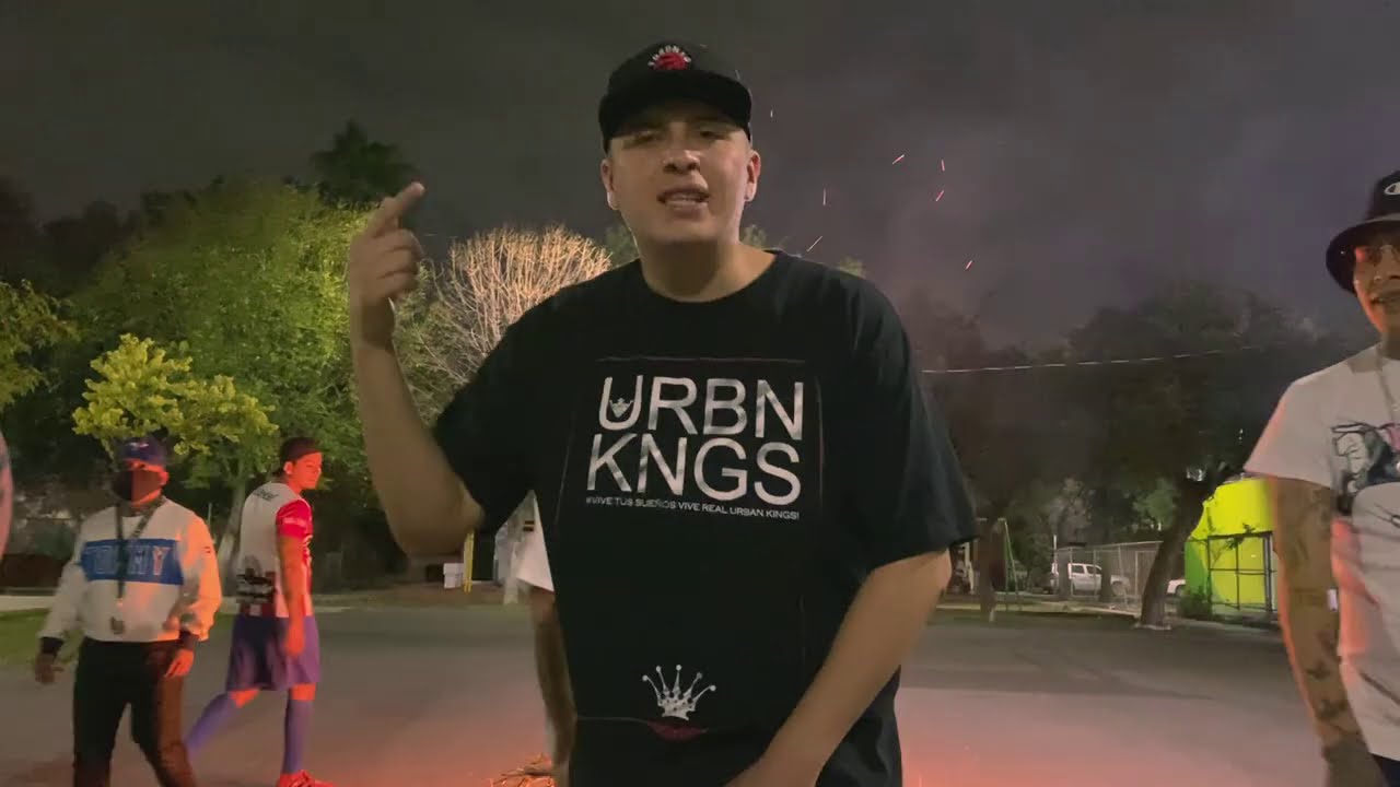 AQUI NO HACE FRIO - UNDER SIDE 821 (Video Oficial)