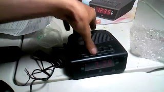 Unboxing & Simple Review Of The GPX Dual Alarm Clock Radio PLL   C224B