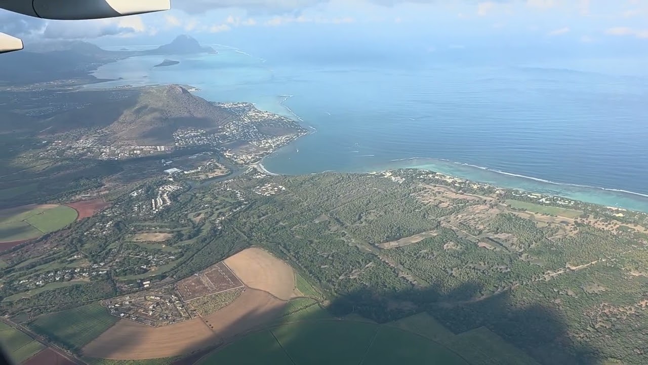 Landing in Mauritius (Cloudy)