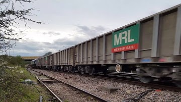 6C48 passing 7C66 at Royal Wootton Bassett stone terminal.