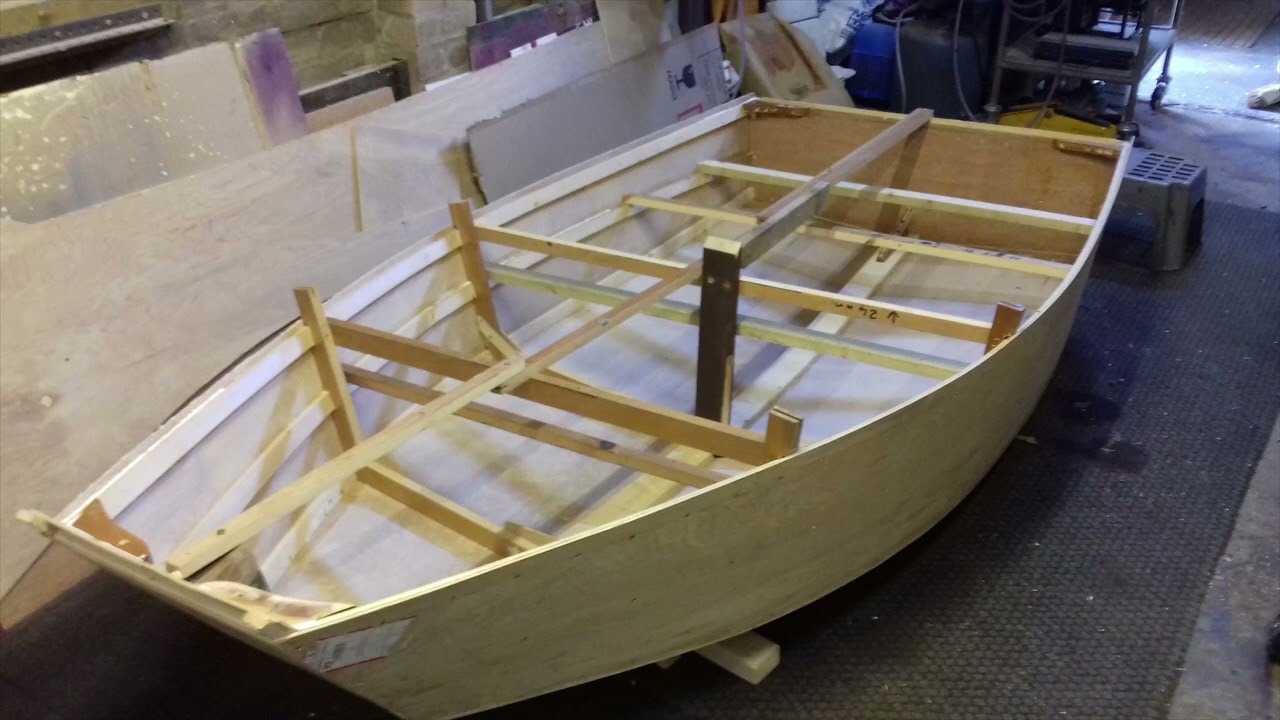 Easy dinghy build (8 foot pram dinghy)