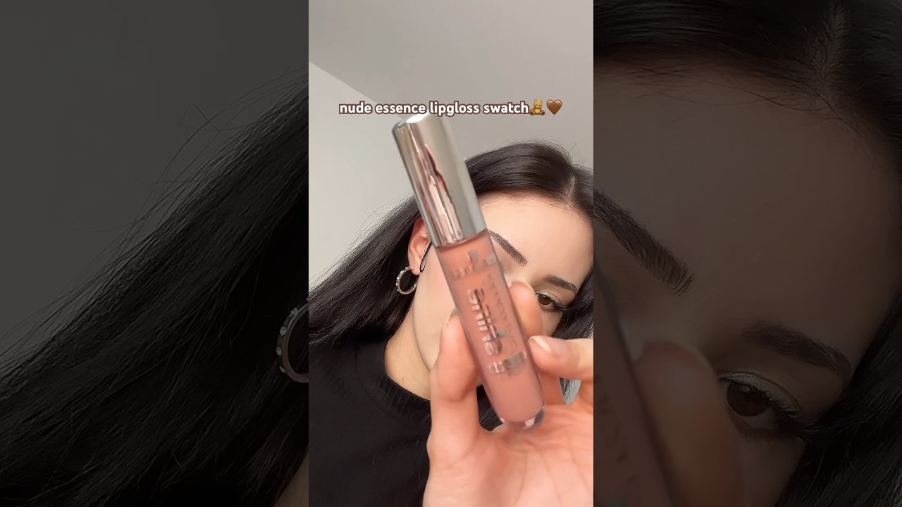 nude essence lipgloss in 11 power of nude🧸 