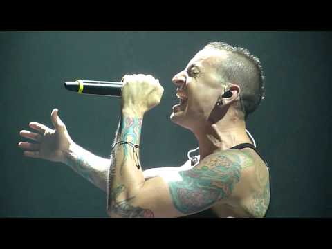 Video: Chester Bennington. Menjerit Dalam Kegelapan