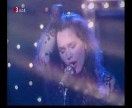 Bonnie Bianco - A Cry In The Night (hitparade)