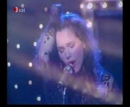 Bonnie Bianco - A Cry In The Night