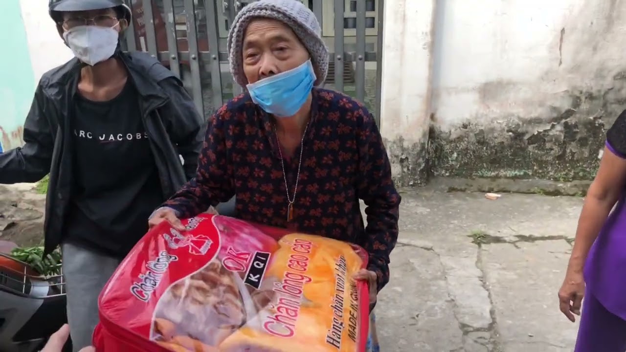 Phát quà từ thiện tại Mỹ Thuận Vĩnh Long năm 2022