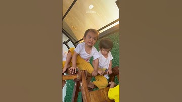 pada teriak hati-hati pas di atas