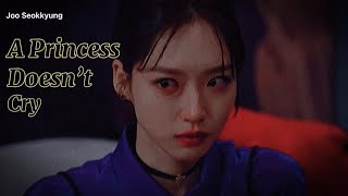 Joo Seokkyung ~ 𝘼 𝙋𝙧𝙞𝙣𝙘𝙚𝙨𝙨 𝘿𝙤𝙚𝙨𝙣’𝙩 𝘾𝙧𝙮 The Penthouse [FMV] Resimi