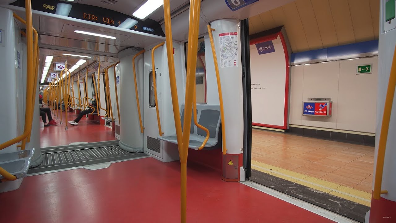 Spain, Madrid, 2X Metro night ride from Almendrales to Conde de Casal