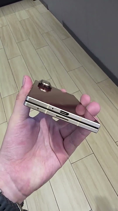 Samsung Unveils W26 Foldable with Tiantong Satellite Connectivity