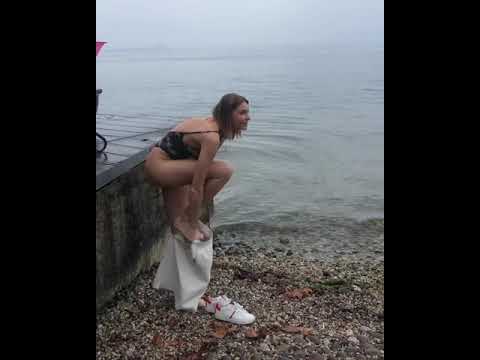 Любовь Толкалина искупалась в Итальянском озере