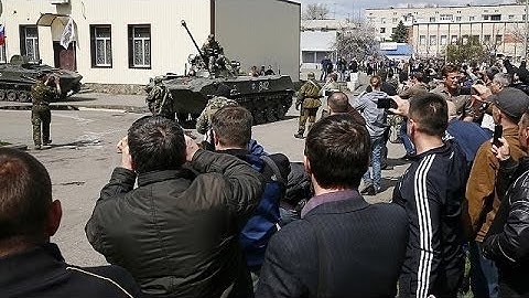 Ukrainian troops allegedly desert to join pro-Russian forces in Slavyansk
