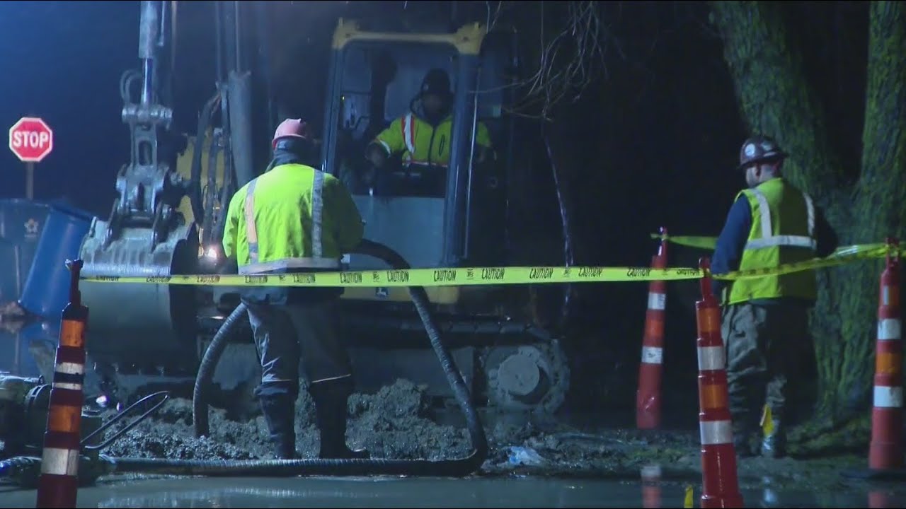Dixmoor water main break repaired - YouTube