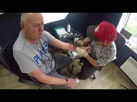 Video: Ar Galite Paaukoti Kraujo, Jei Turite Tatuiruotę? Be Auskarų Ir Dar Daugiau