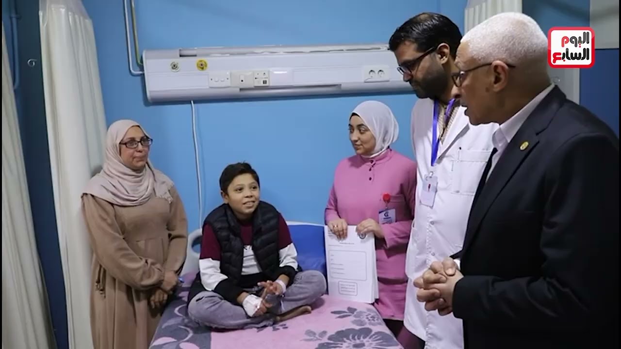 محافظ شمال سيناء يتفقد مستشفى العريش العام ويلتقي مصابين