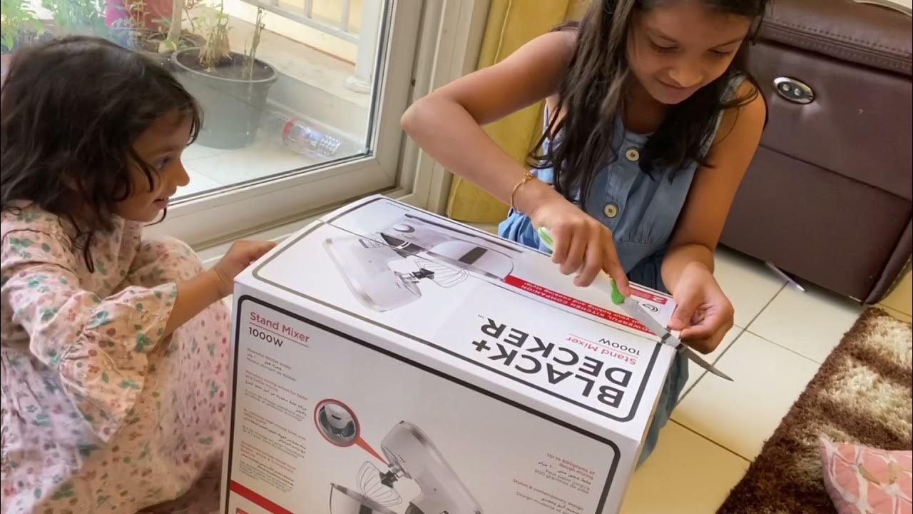 Unboxing the Black & Decker Stand Mixer, 4 Liters, 1000W, SM1000 -  Naheed.pk 