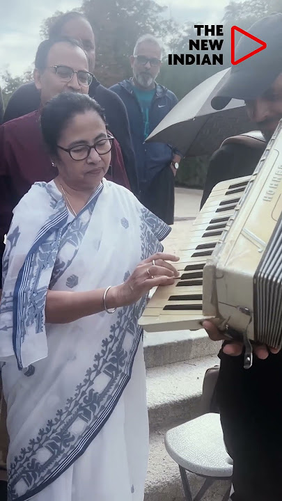 West Bengal Mamata Banerjee seen playing Harmonium in Viral Video