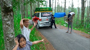 SINTA DI BAWA SAMA MOBIL AMBULAN BERH4NTU KERANDA M4Y4T