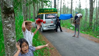 SINTA DI BAWA SAMA MOBIL AMBULAN BERH4NTU KERANDA M4Y4T screenshot 1