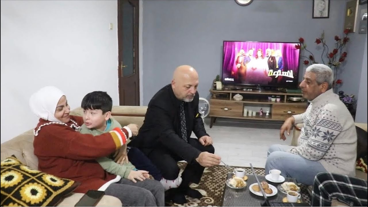 يبوه هبه حركت الجو هبه المشاغبه نيازي يحجي عربي ههههه🫣طلعنه بالمطر