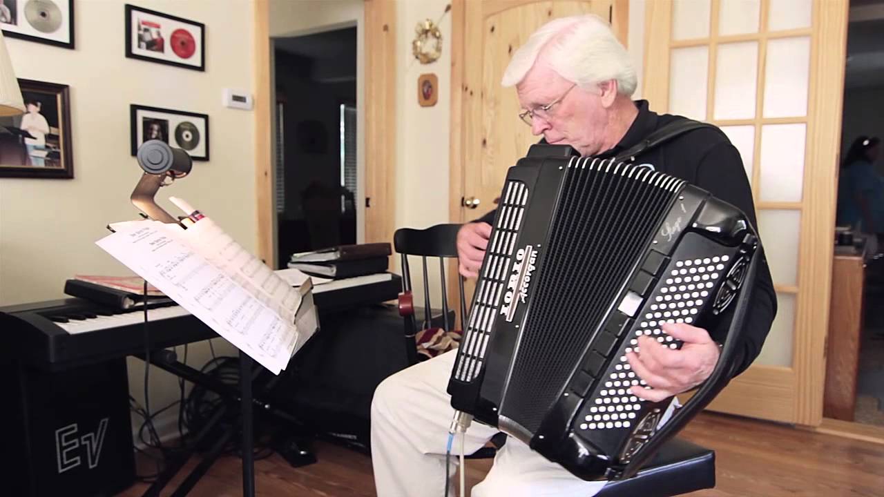The "Root" Beer Barrel Polka Performed by Larry Carlson YouTube