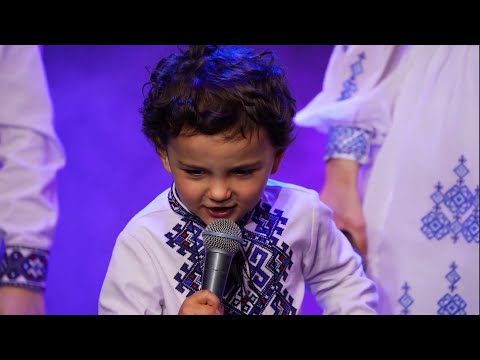 Родина Яремчуків Вишиванка Yaremchuk