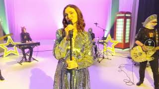 Sophie Ellis - Bextor Performs Murder On The Dancefloor - Virtual Reality