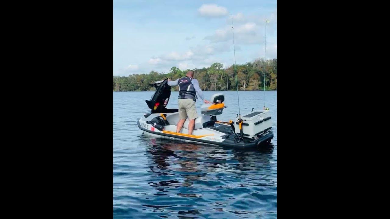 2024 SeaDoo Fish Pro Trophy, removing and storing swivel seat. Part 1