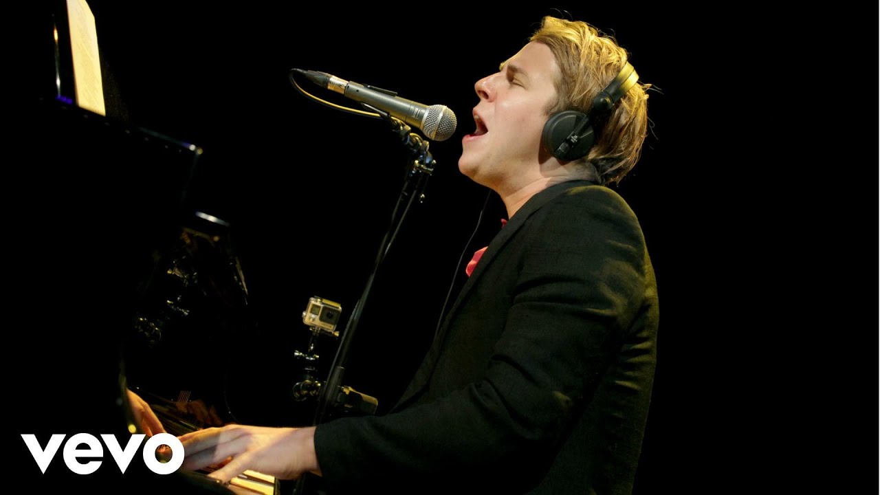 Tom Odell – Magnetised in the Live Lounge