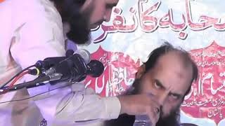 لحظة وفاة داعية باكستاني على الهواء أثناء إلقائه أحد الدروس
