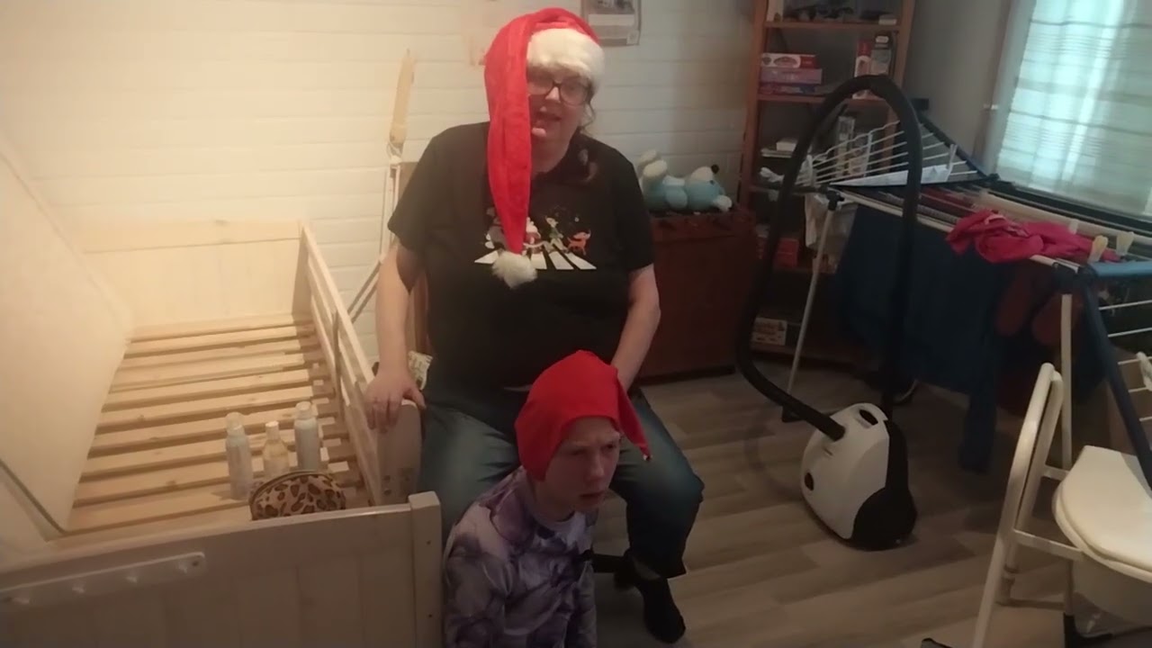 Äidin ja pojan jouluvideo