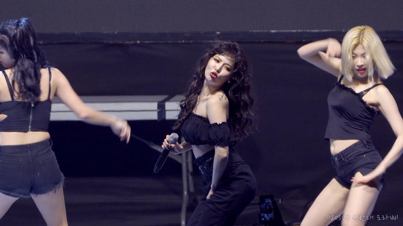 [4K] 180523 현아 (HyunA) '빨개요 (RED)' 직캠 By 도라삐 @ 신한대 축제 - YouTube