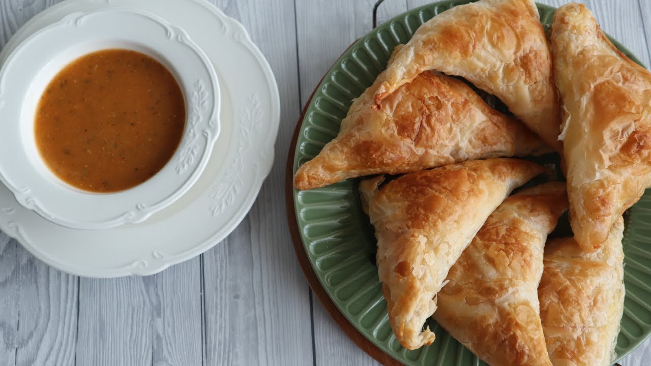 Sekreti i Byrekeve trekendeshe qe bejne byrektoret, Pite trekendeshe qe shkrihen ne goje.