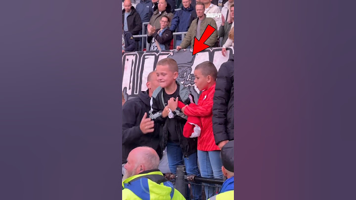 Heartwarming Moment Between Two Young Fans ⚽
