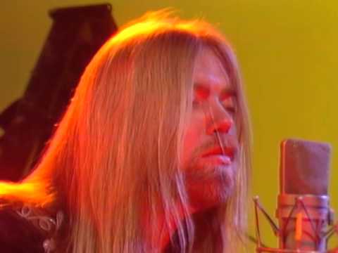 Video: Gregg Allman Neto vrednost: Wiki, poročen, družina, poroka, plača, bratje in sestre