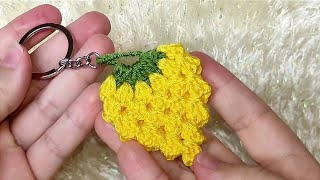 سمسم (58) كروشيه .. ميدالية الفراولة أو عنقود العنب How to crochet a strawberry medal #crochet