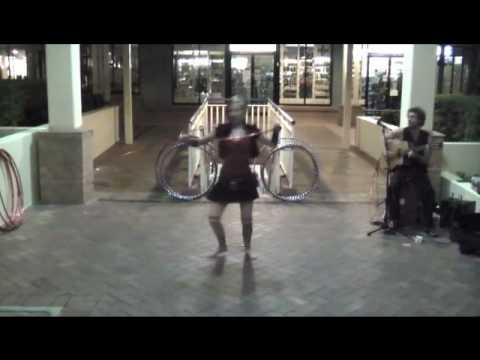 Simon Asquith & Miss Spin busking at Port Douglas ...
