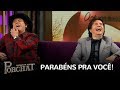 Chitãozinho faz segunda voz para acompanhar a música Parabéns Pra Você