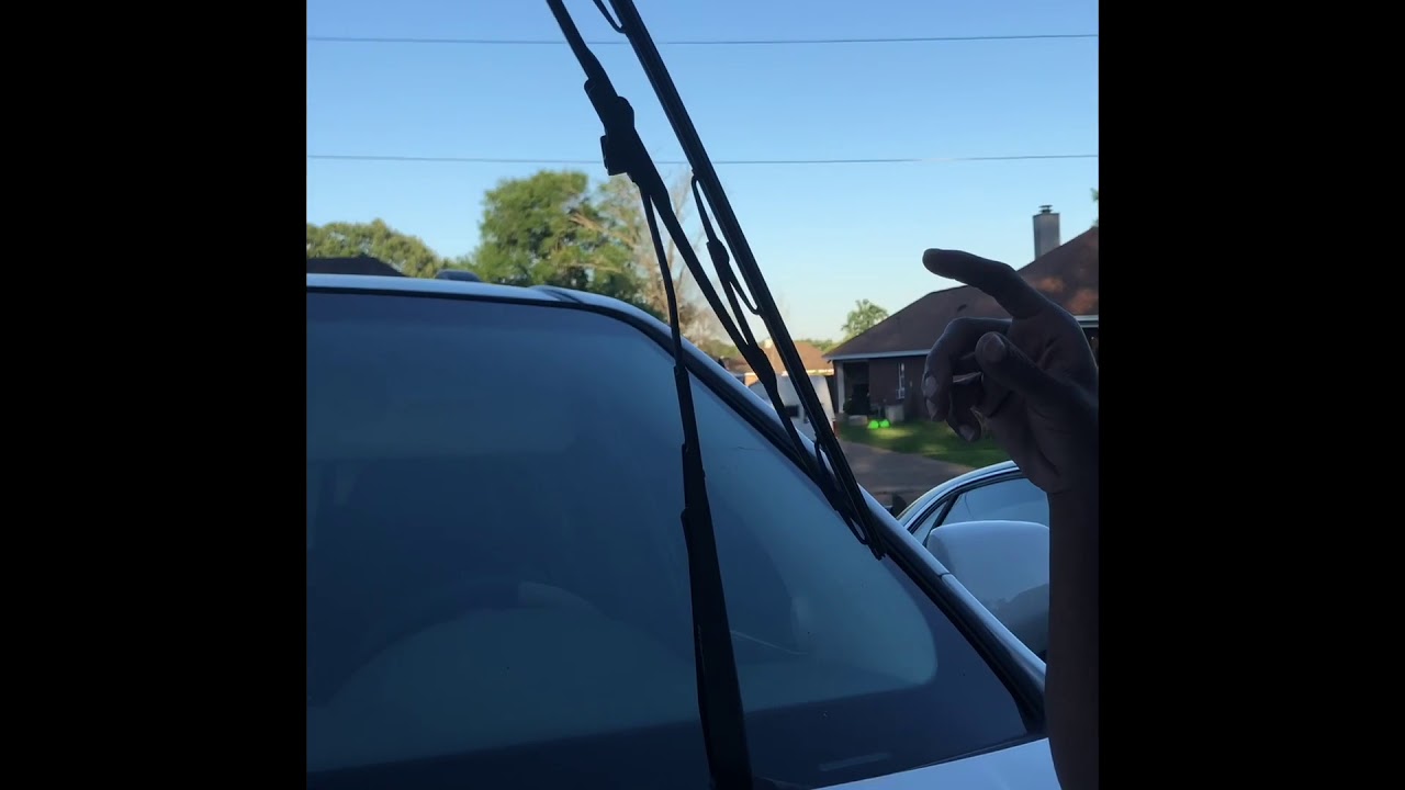 How to replace wiper blades on 06/07 Kia Sedona (may be any vehicle