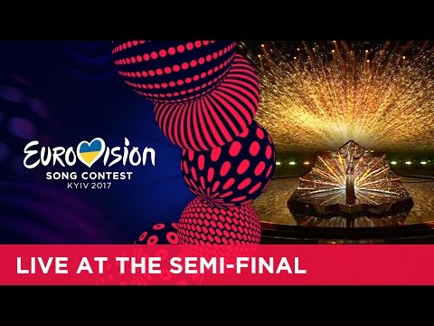 Lucie Jones - Never Give Up On You (United Kingdom) at the first Semi-Final