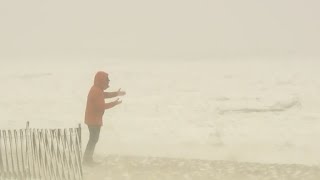 Massive winter storm freezes Delaware Bay