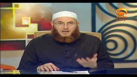 What is the ruling on a fasting person using an inhaler for breathing problems, and does it break th