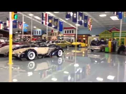 Muscle car garage - YouTube