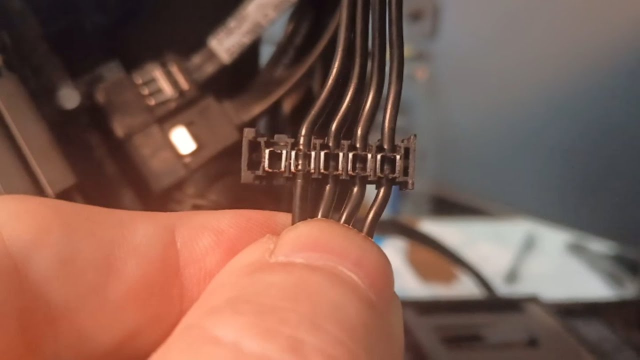 S14E10 - Issues with Thermaltake Smart 700 PSU and Story Time