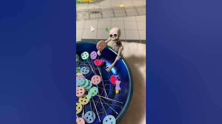 ok I need more of this cute skeleton!  #quilt #diy #sewing  #sewingtips #quilting