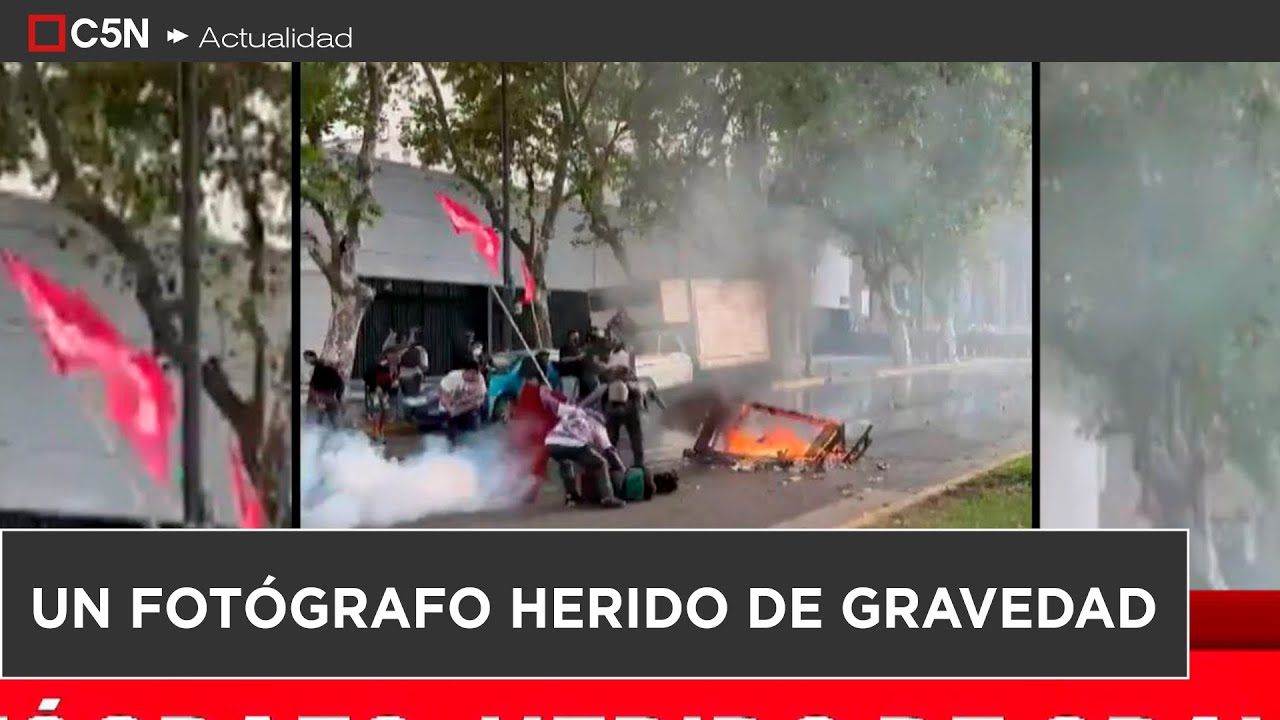 UN FOTÓGRAFO HERIDO de GRAVEDAD en la marcha de los JUBILADOS