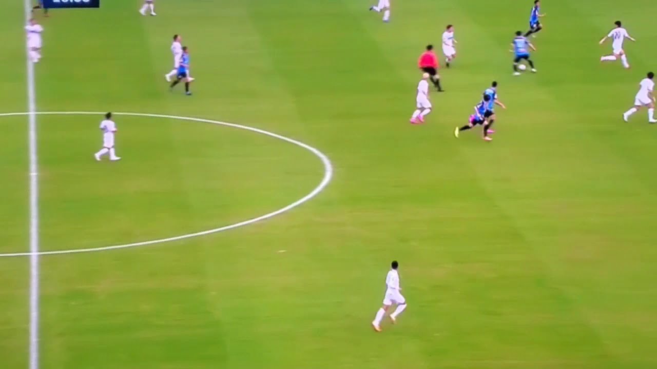 対人守備 サッカーのマンツーマンディフェンスとは メリット デメリットを解説 Footblaze